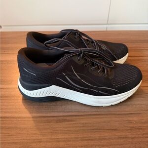 Like New - Dansko Women’s Pace Sneakers